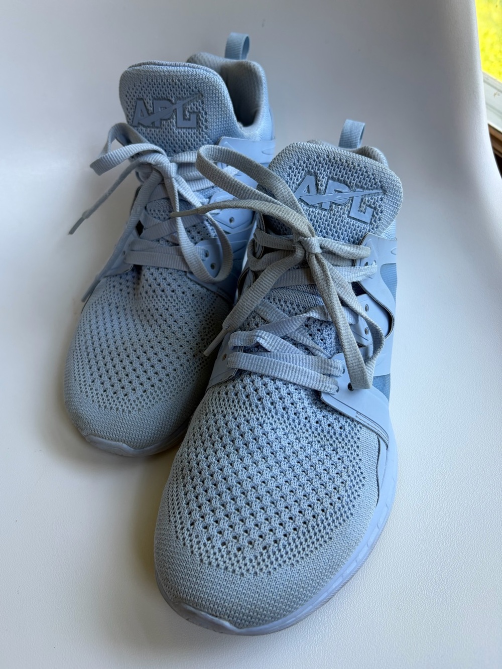 APL Ascend  Women’s 9.5  Lightweight 
Tech Weave Knit Sneakers in Ice Blue